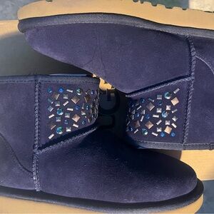 W classic mini stud UGGS